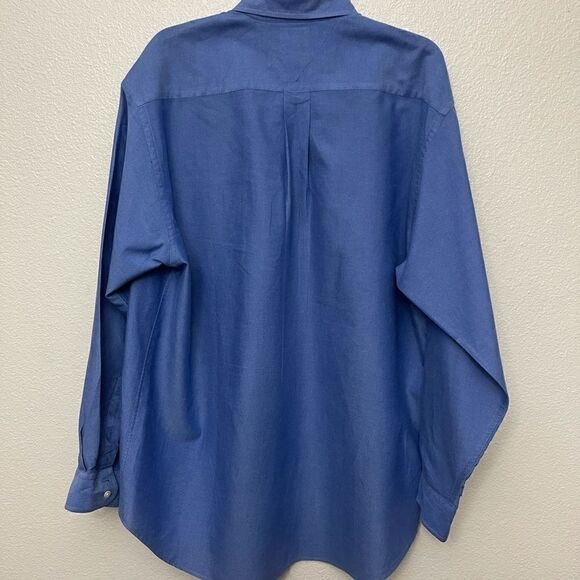 Tommy Hilfiger Men’s Button Down Shirt Size Medium - Picture 2 of 5